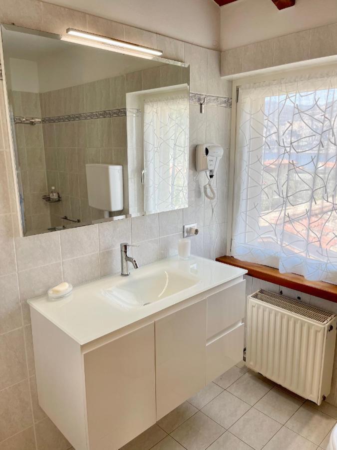 Villa Carrera Малчезине Екстериор снимка